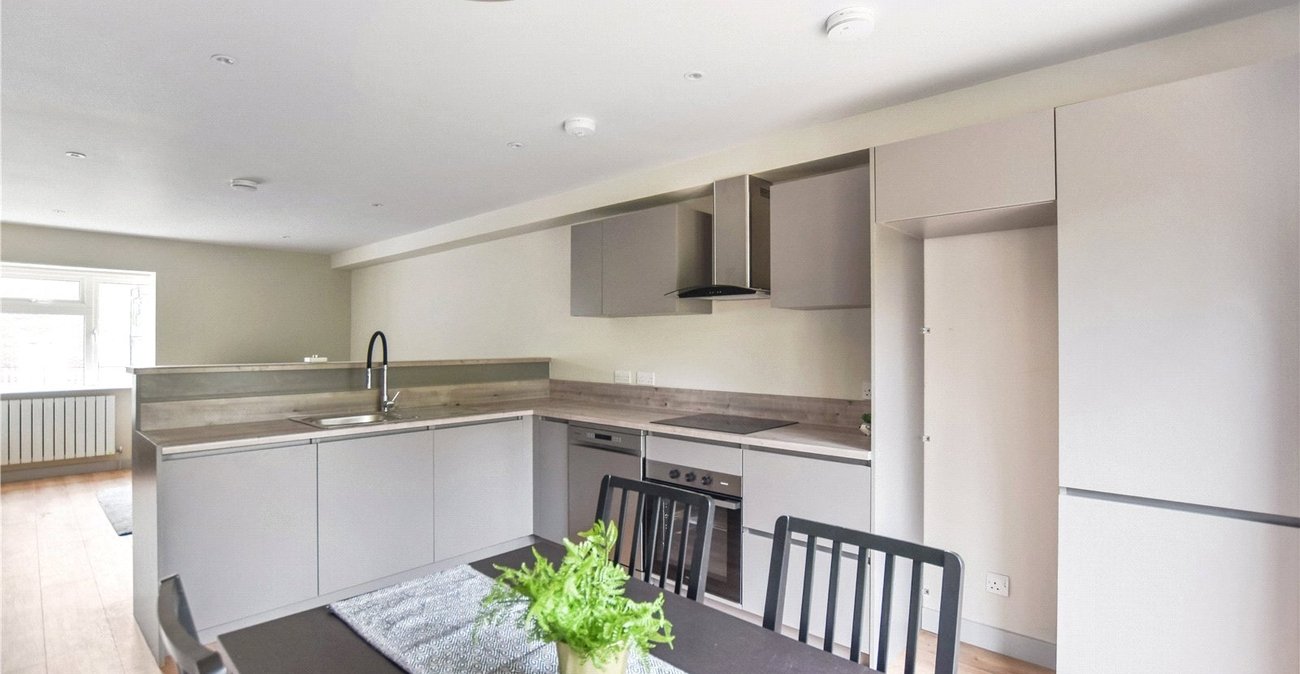 3 bedroom bungalow to rent in Bexley | Robinson Jackson