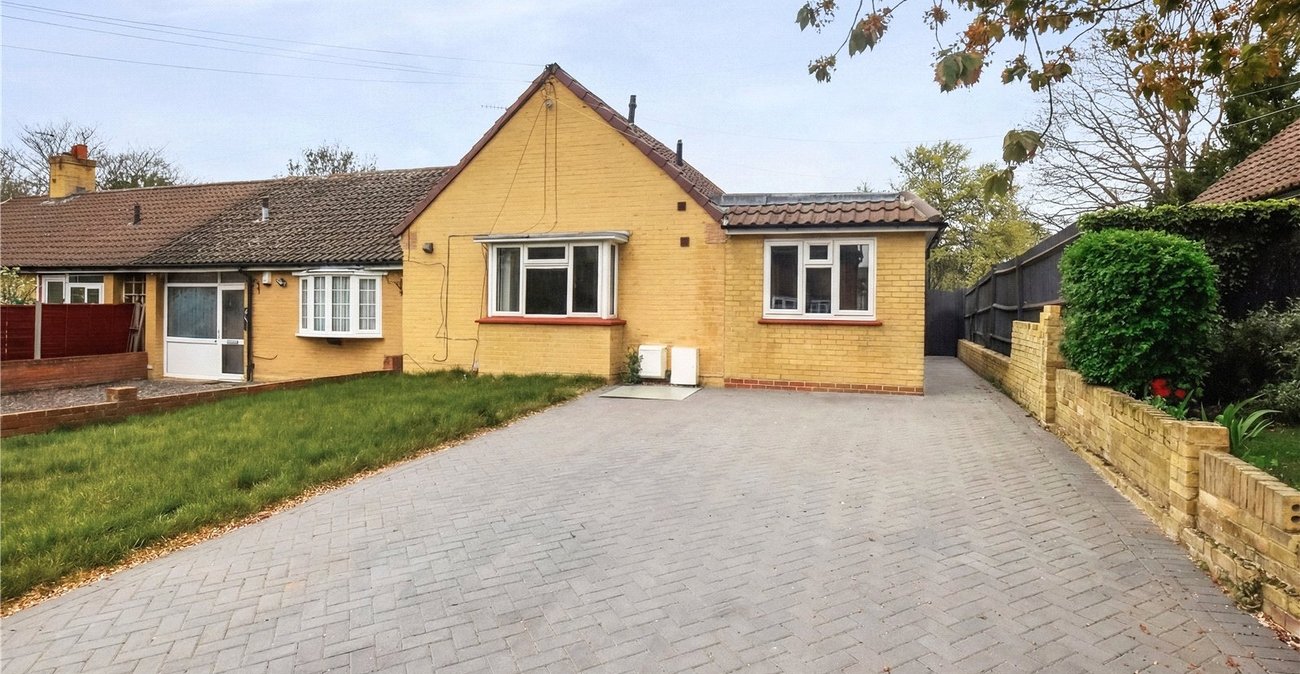 3 bedroom bungalow to rent in Bexley | Robinson Jackson