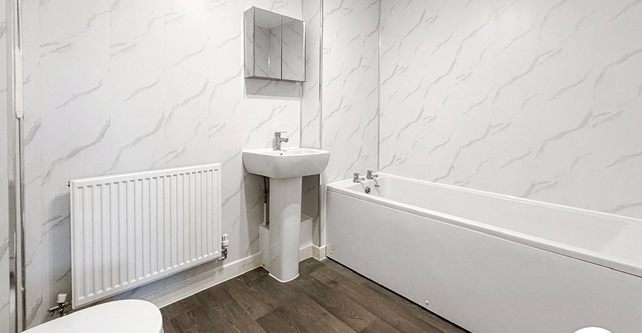 2 bedroom property to rent in Chatham | Robinson Michael & Jackson