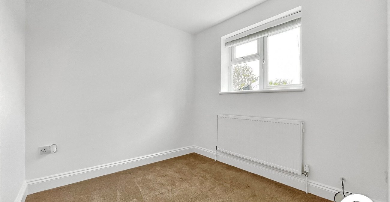 1 bedroom property to rent in Rainham | Robinson Michael & Jackson