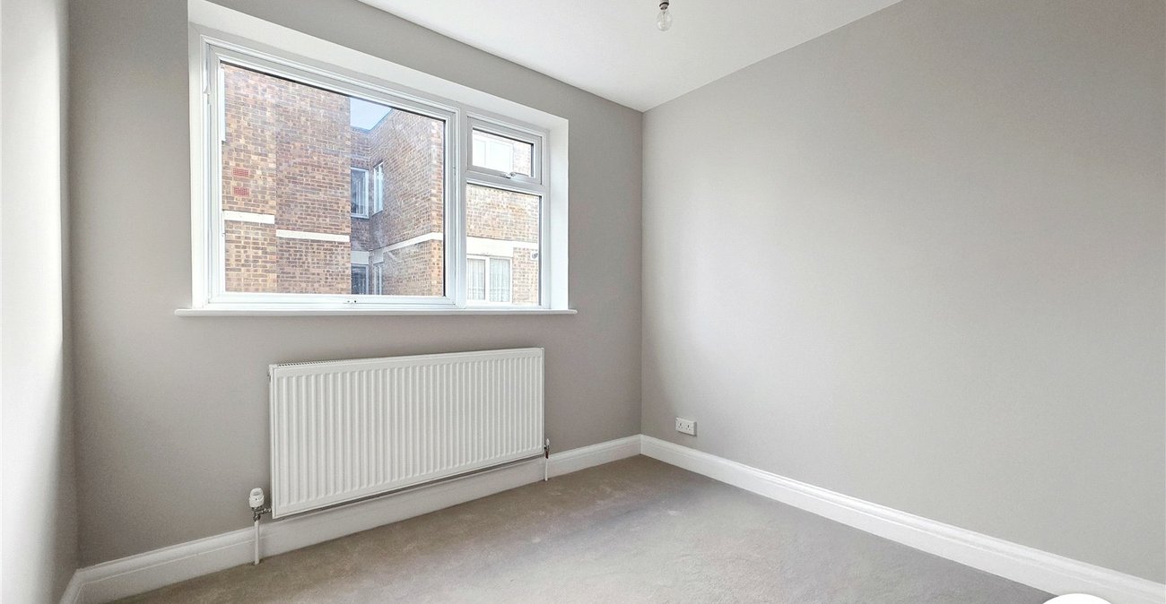 3 bedroom property to rent in The Park | Robinson Jackson