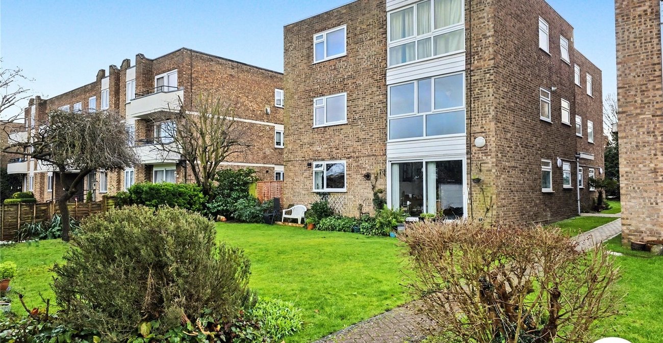 3 bedroom property to rent in The Park | Robinson Jackson