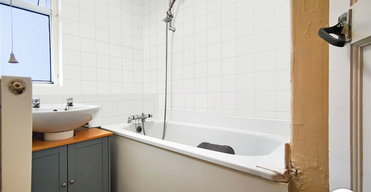 2 bedroom property to rent in Erith | Robinson Jackson