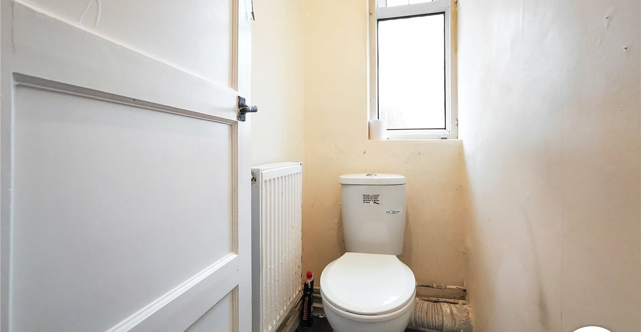 2 bedroom property to rent in Erith | Robinson Jackson