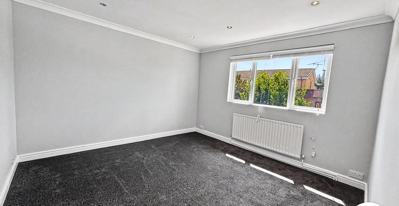 3 bedroom house to rent in Erith | Robinson Jackson