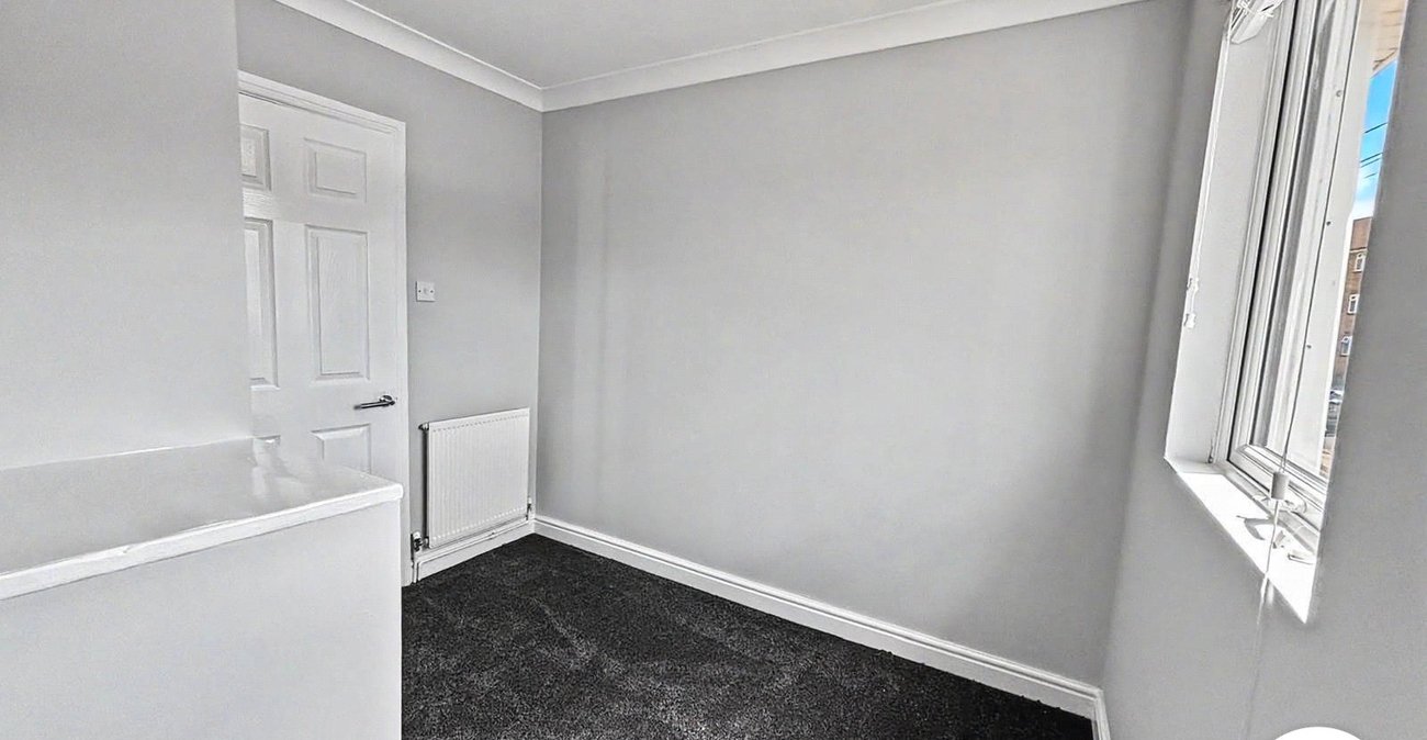 3 bedroom house to rent in Erith | Robinson Jackson