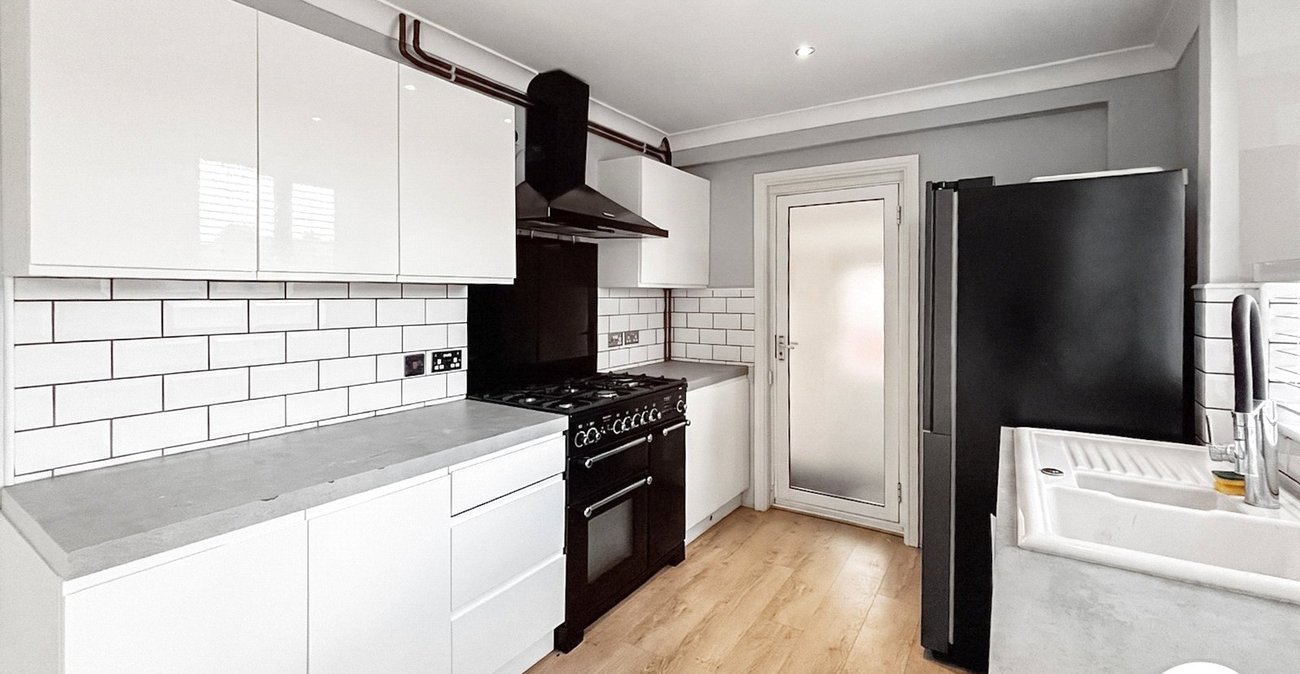 3 bedroom house to rent in Erith | Robinson Jackson