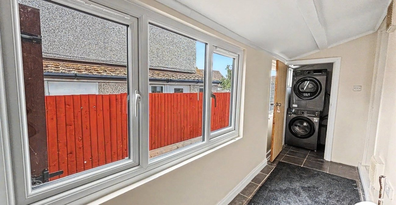 3 bedroom house to rent in Erith | Robinson Jackson