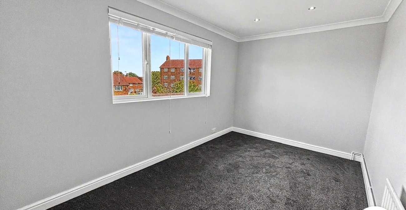 3 bedroom house to rent in Erith | Robinson Jackson