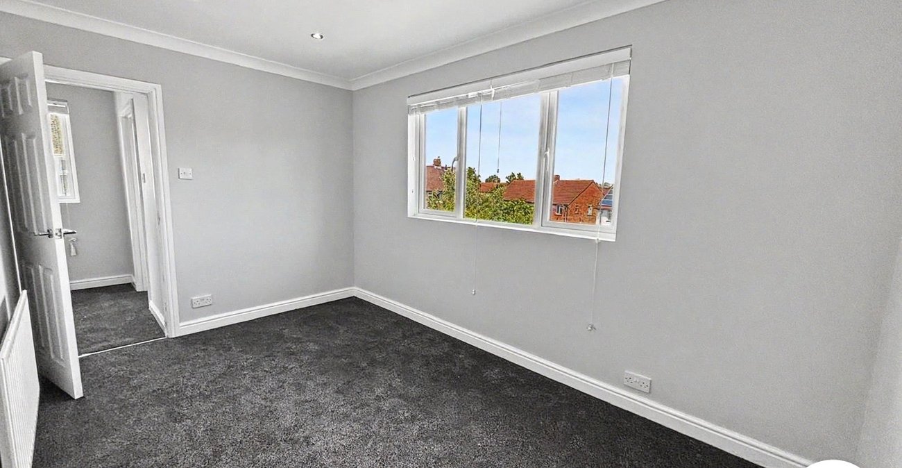3 bedroom house to rent in Erith | Robinson Jackson