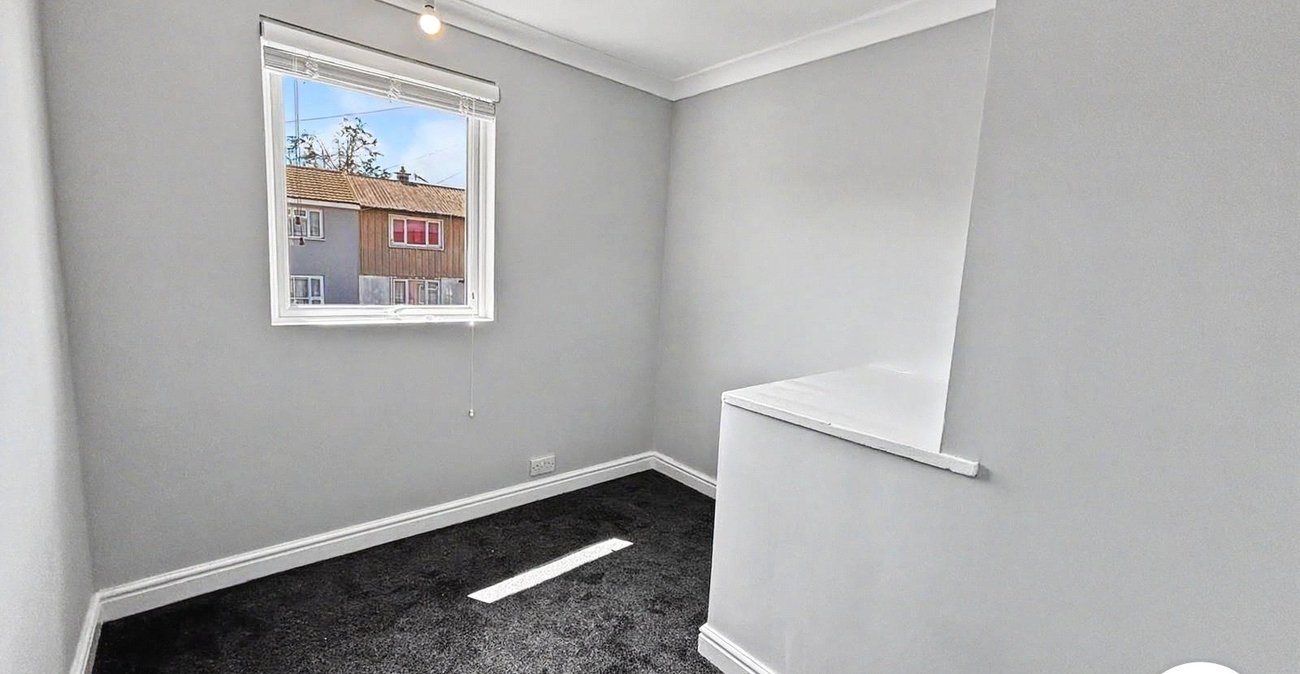 3 bedroom house to rent in Erith | Robinson Jackson