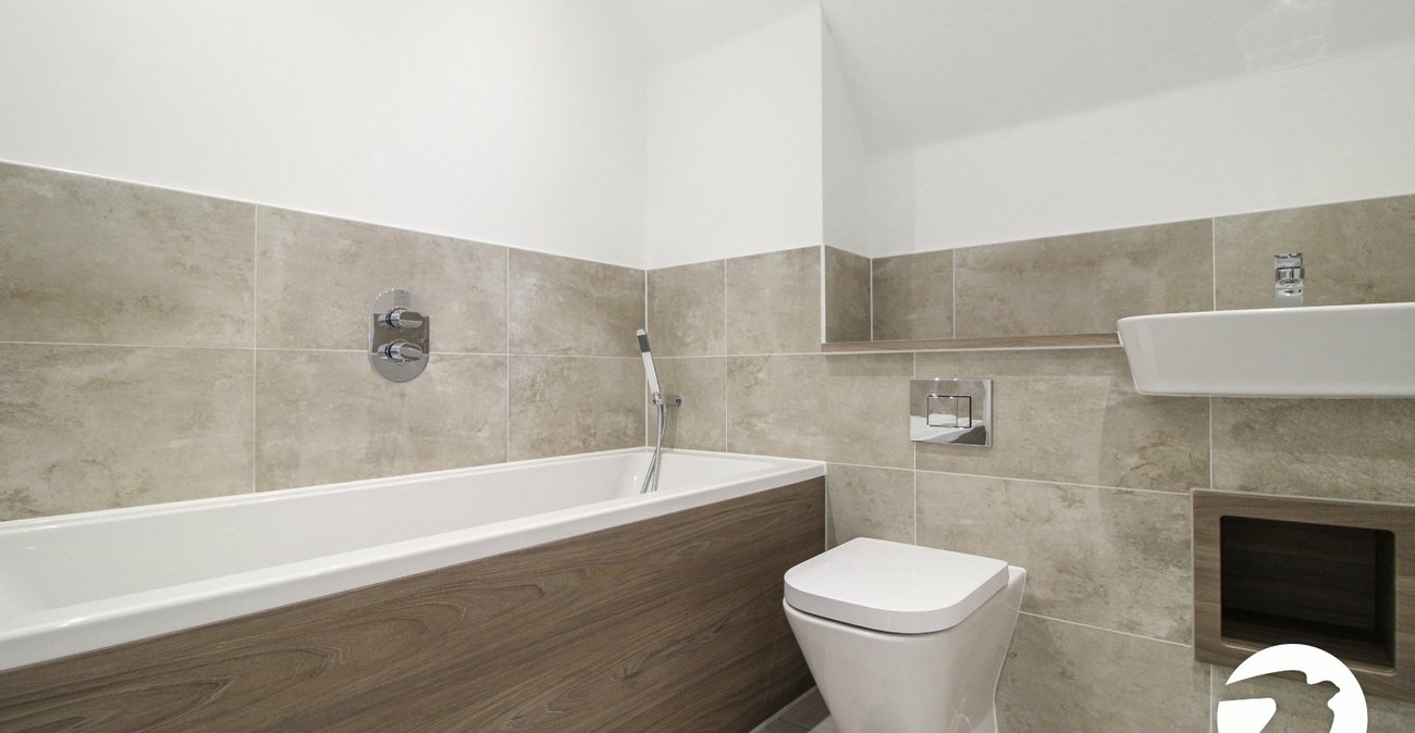 4 bedroom property to rent in Northfleet | Robinson Michael & Jackson