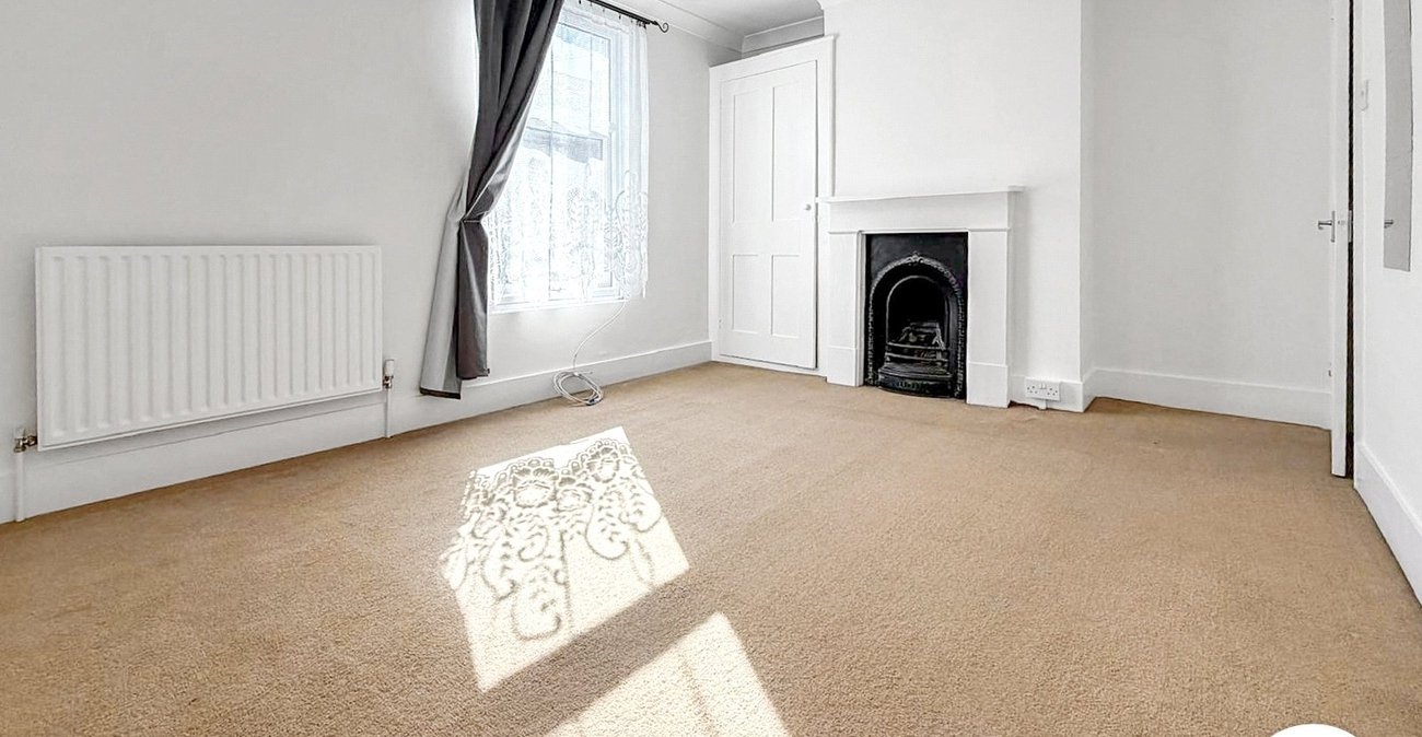 2 bedroom house to rent in Chatham | Robinson Michael & Jackson