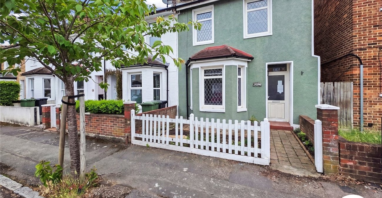 3 bedroom house to rent in London | Robinson Jackson