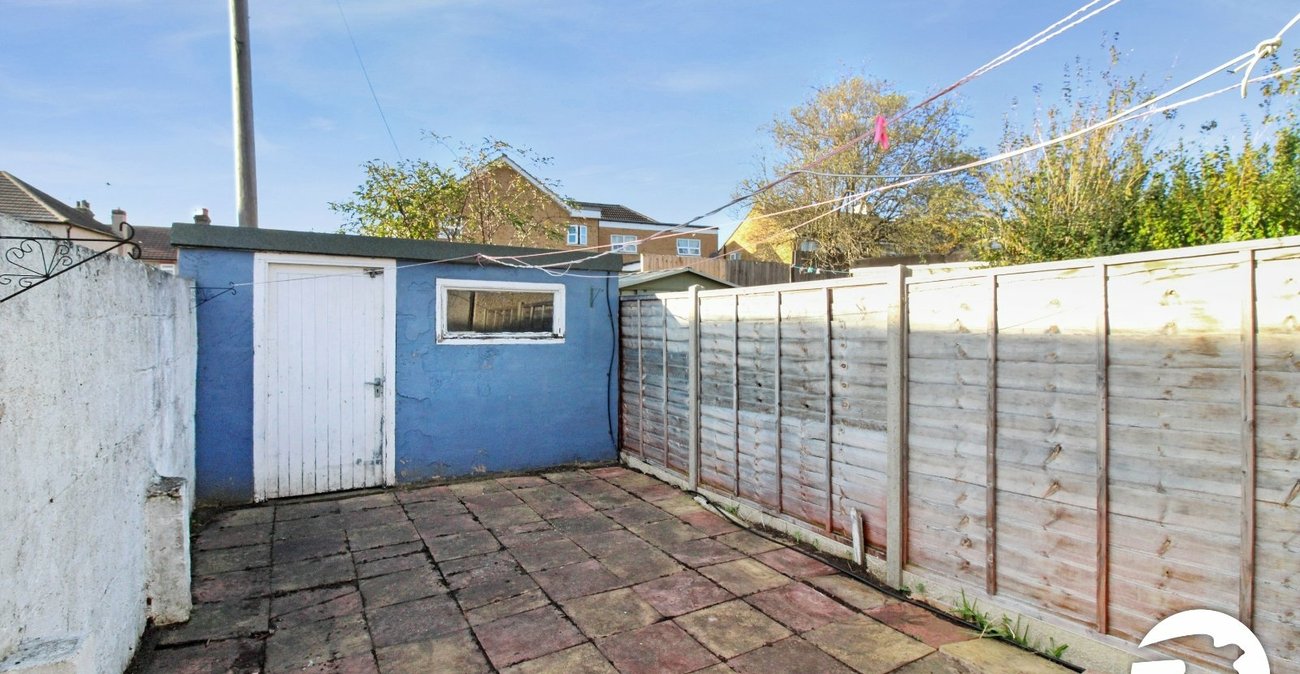 2 bedroom house to rent in Swanscombe | Robinson Michael & Jackson