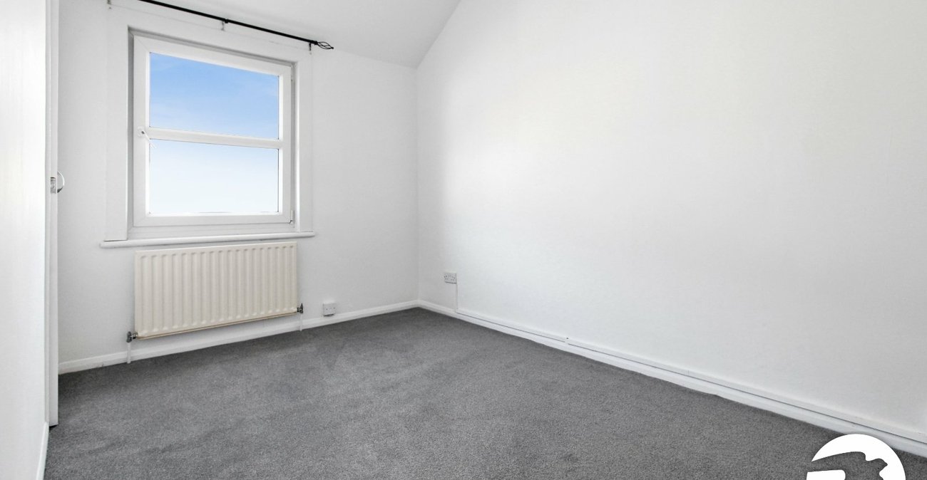 2 bedroom house to rent in Swanscombe | Robinson Michael & Jackson