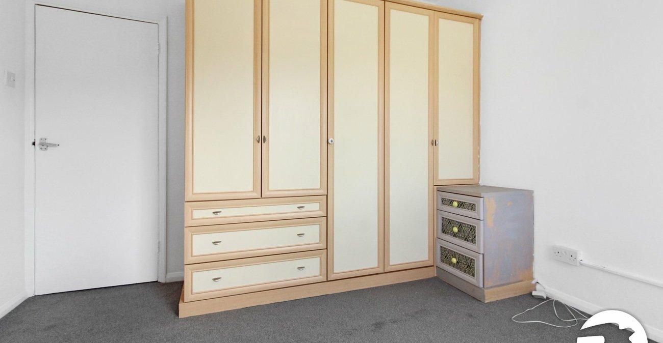 2 bedroom house to rent in Swanscombe | Robinson Michael & Jackson