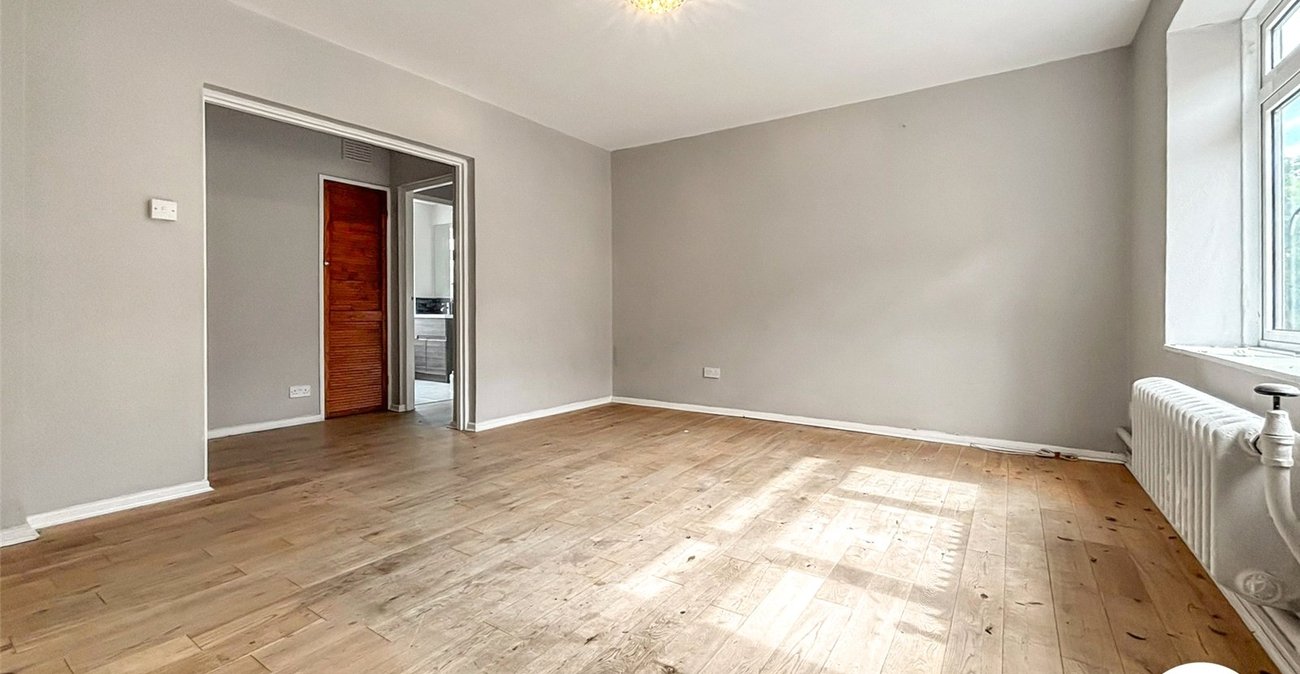 3 bedroom property to rent in London | Robinson Jackson