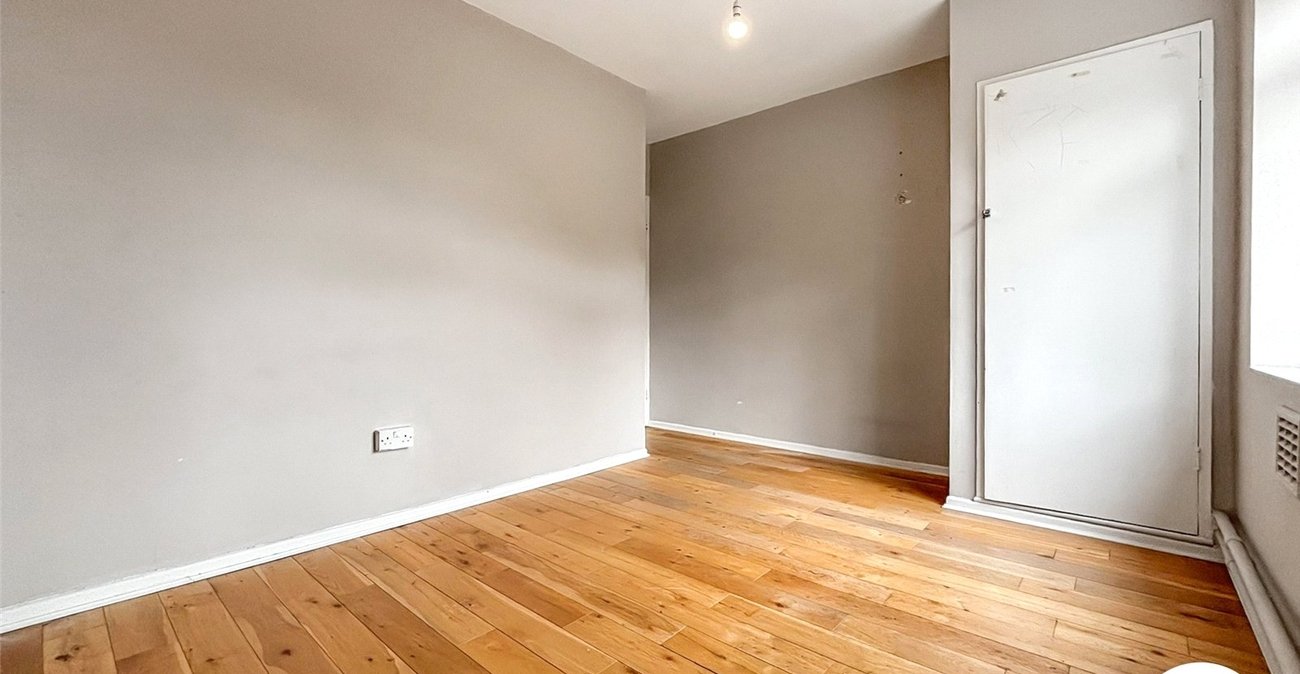 3 bedroom property to rent in London | Robinson Jackson