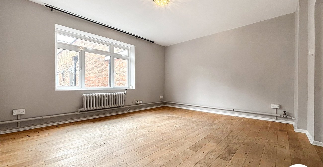 3 bedroom property to rent in London | Robinson Jackson