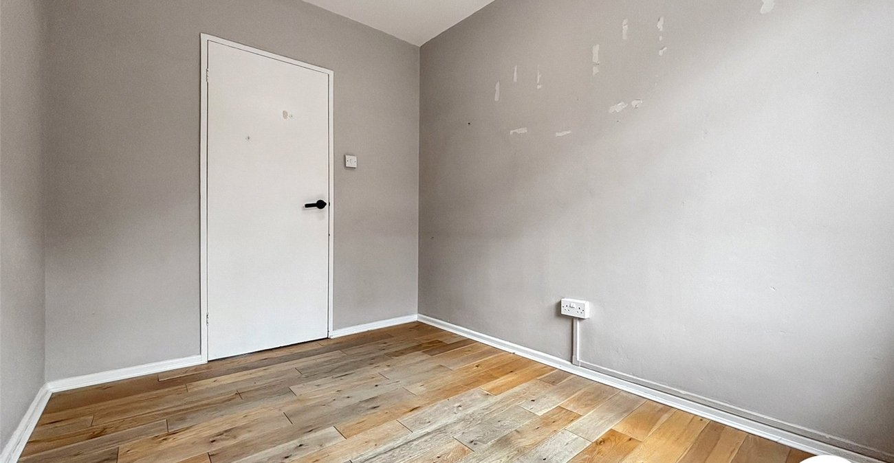 3 bedroom property to rent in London | Robinson Jackson
