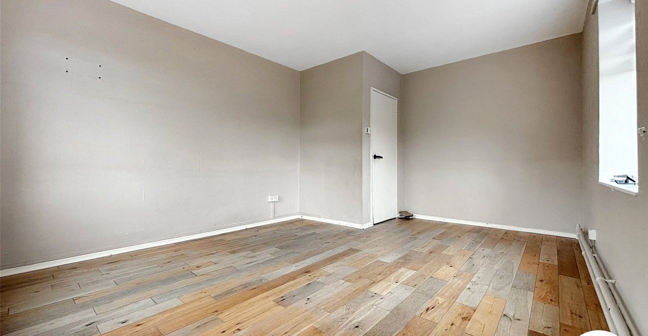 3 bedroom property to rent in London | Robinson Jackson