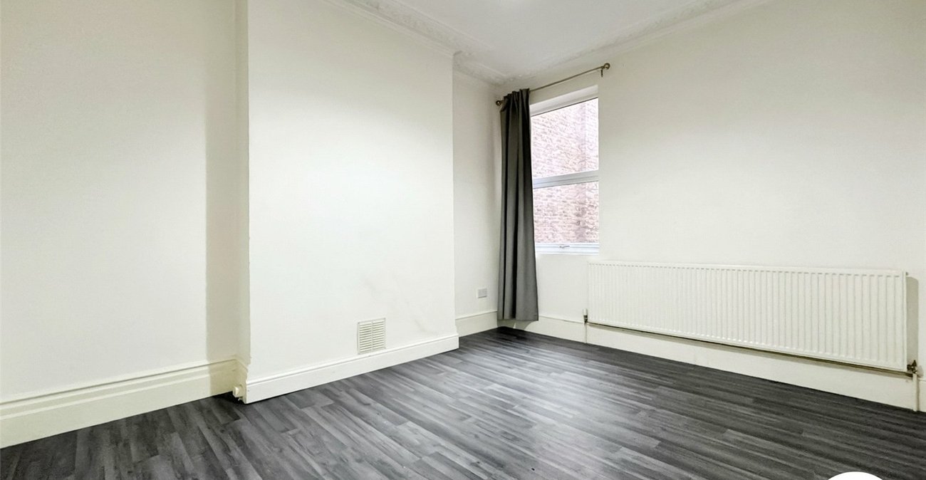 3 bedroom property to rent in Sydenham | Robinson Jackson