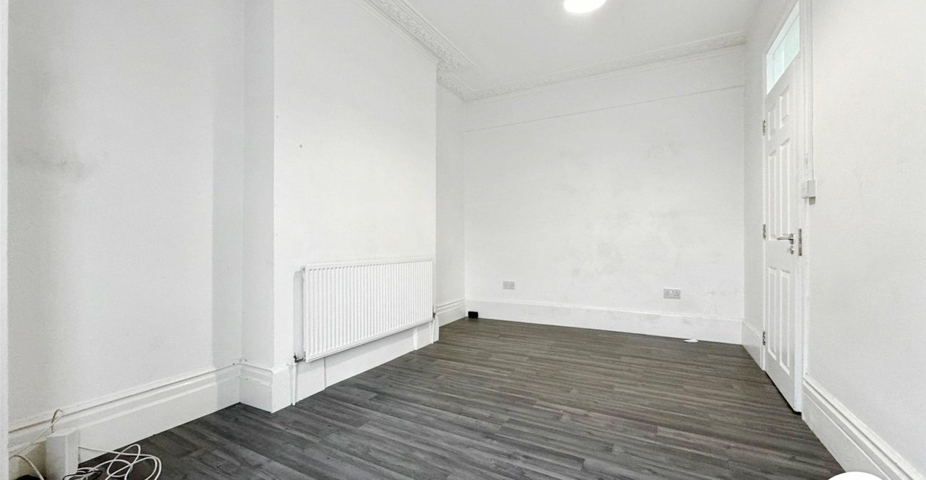 3 bedroom property to rent in Sydenham | Robinson Jackson