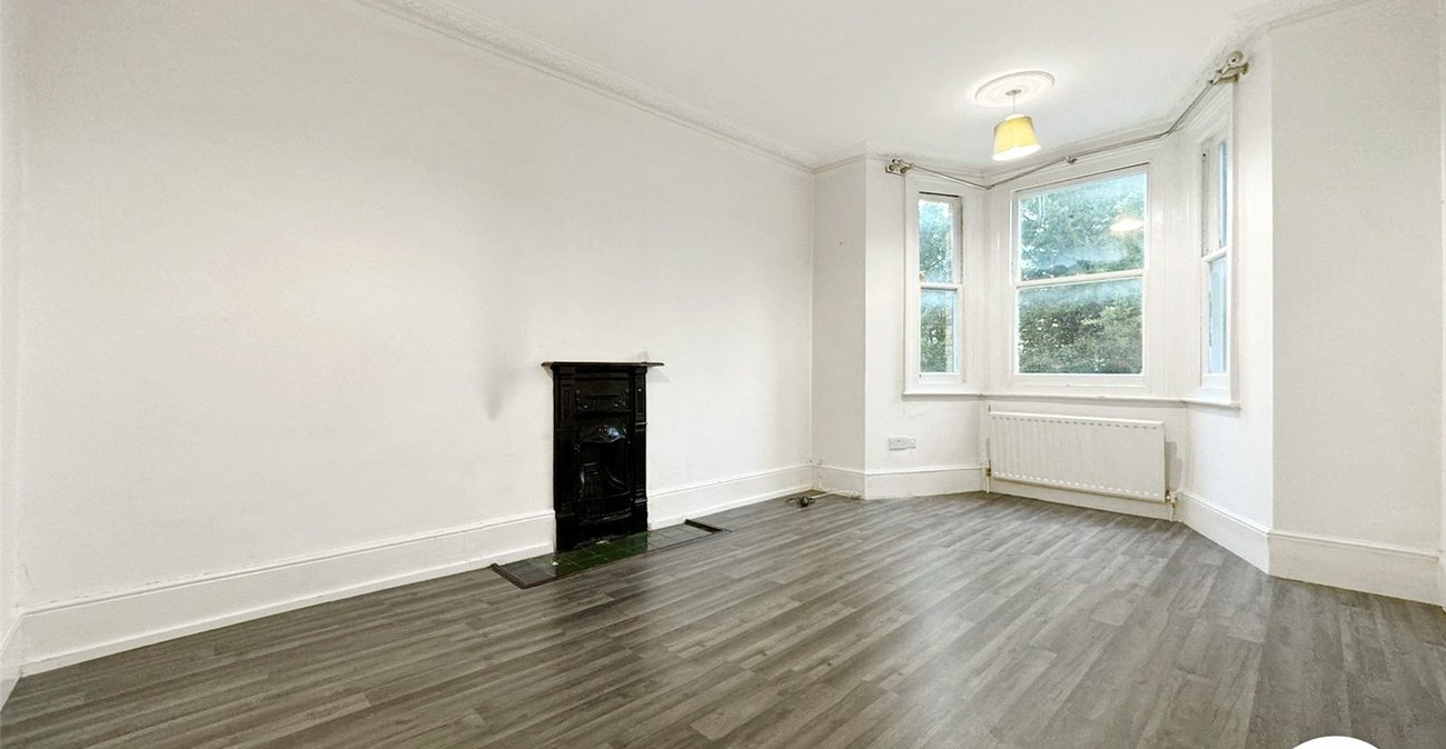 3 bedroom property to rent in Sydenham | Robinson Jackson