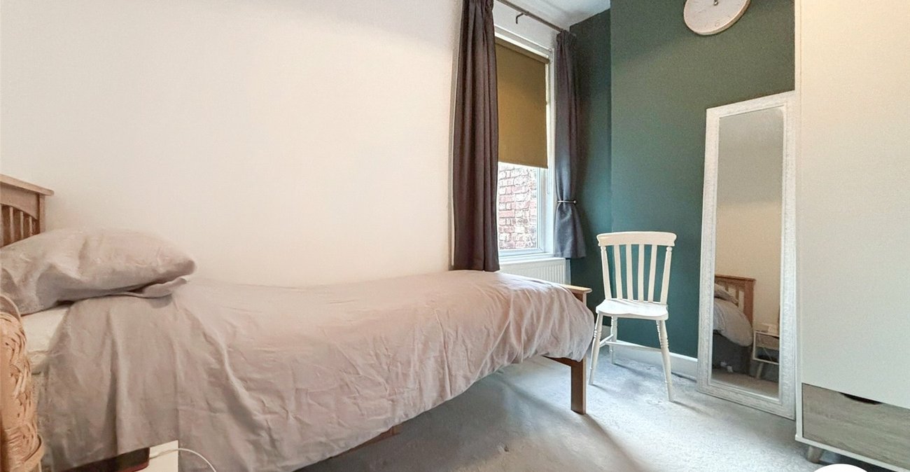 2 bedroom property to rent in London | Robinson Jackson