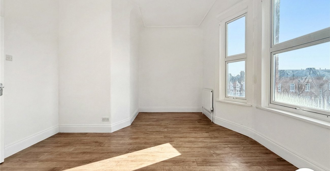 3 bedroom property to rent in Sydenham | Robinson Jackson