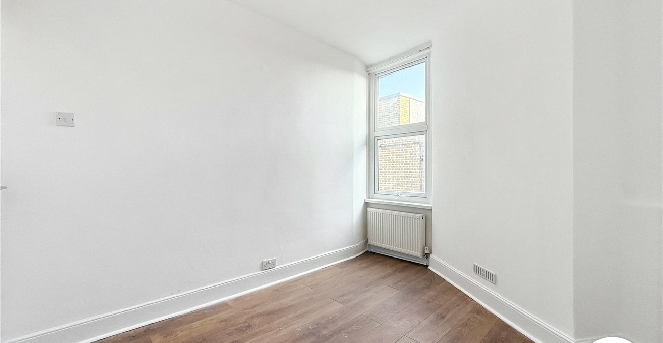 3 bedroom property to rent in Sydenham | Robinson Jackson