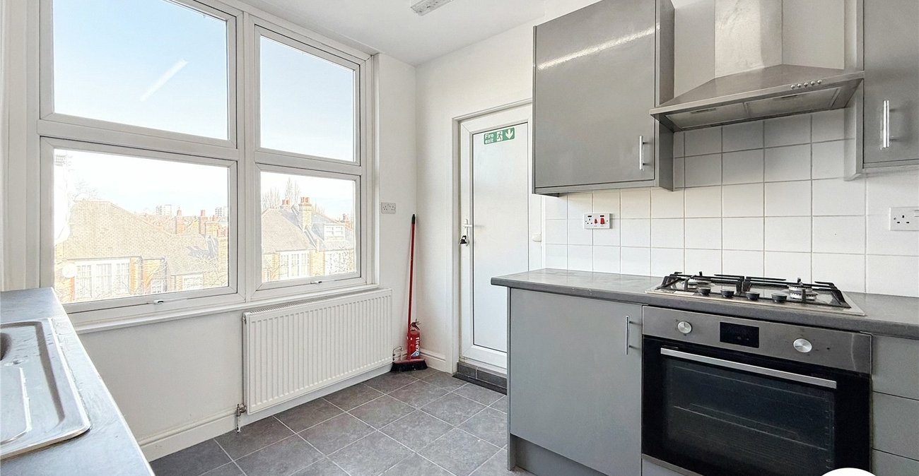 3 bedroom property to rent in Sydenham | Robinson Jackson