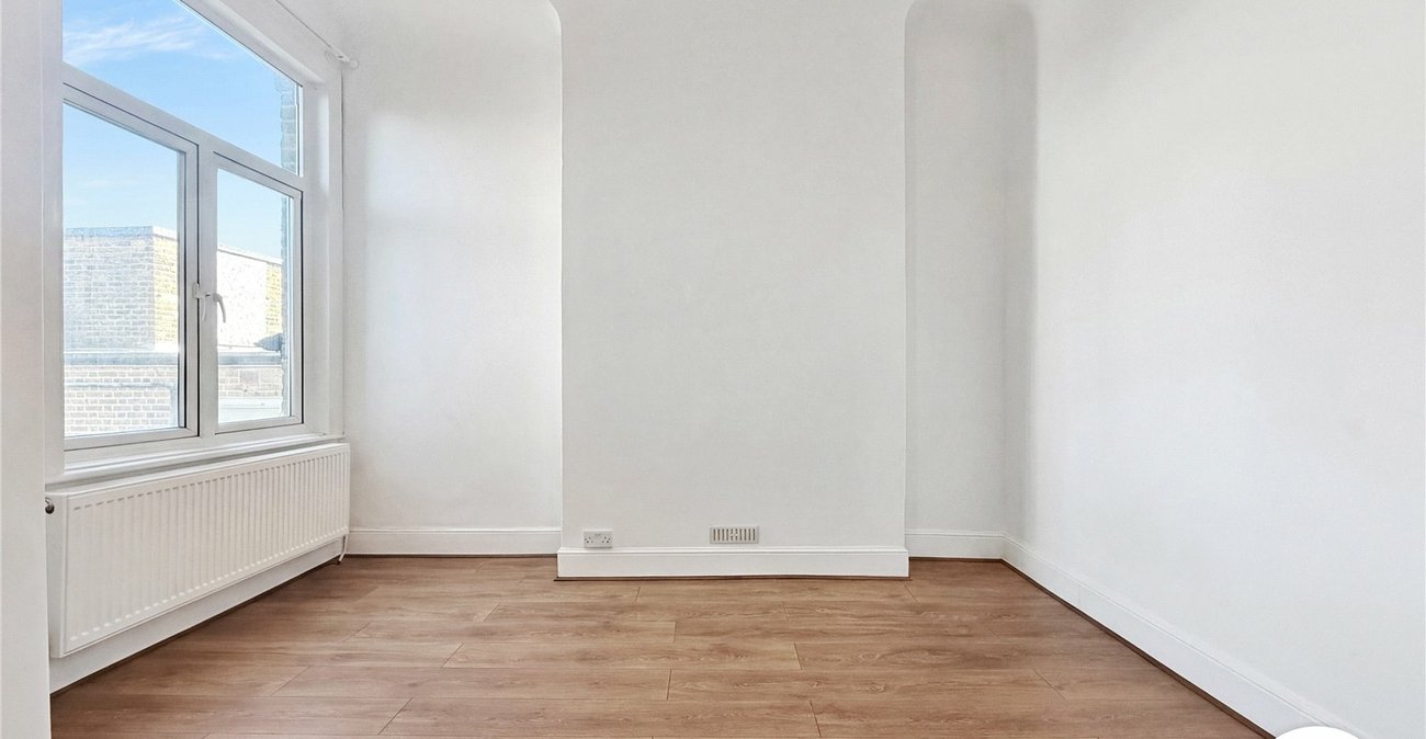 3 bedroom property to rent in Sydenham | Robinson Jackson