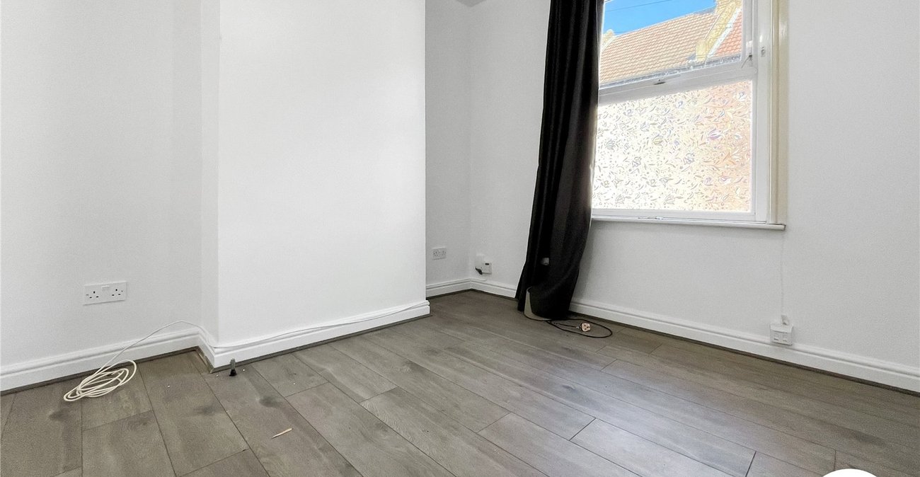 2 bedroom house to rent in Chatham | Robinson Michael & Jackson