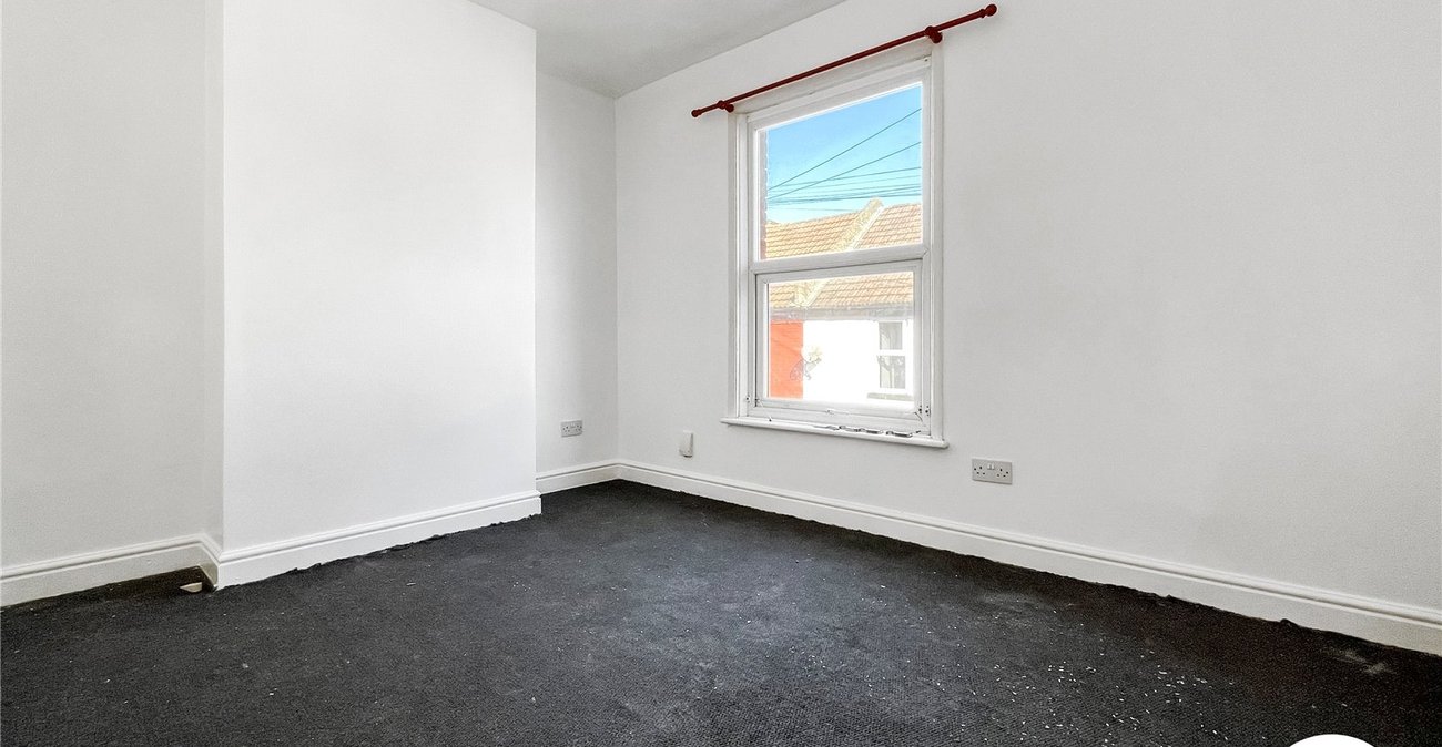 2 bedroom house to rent in Chatham | Robinson Michael & Jackson