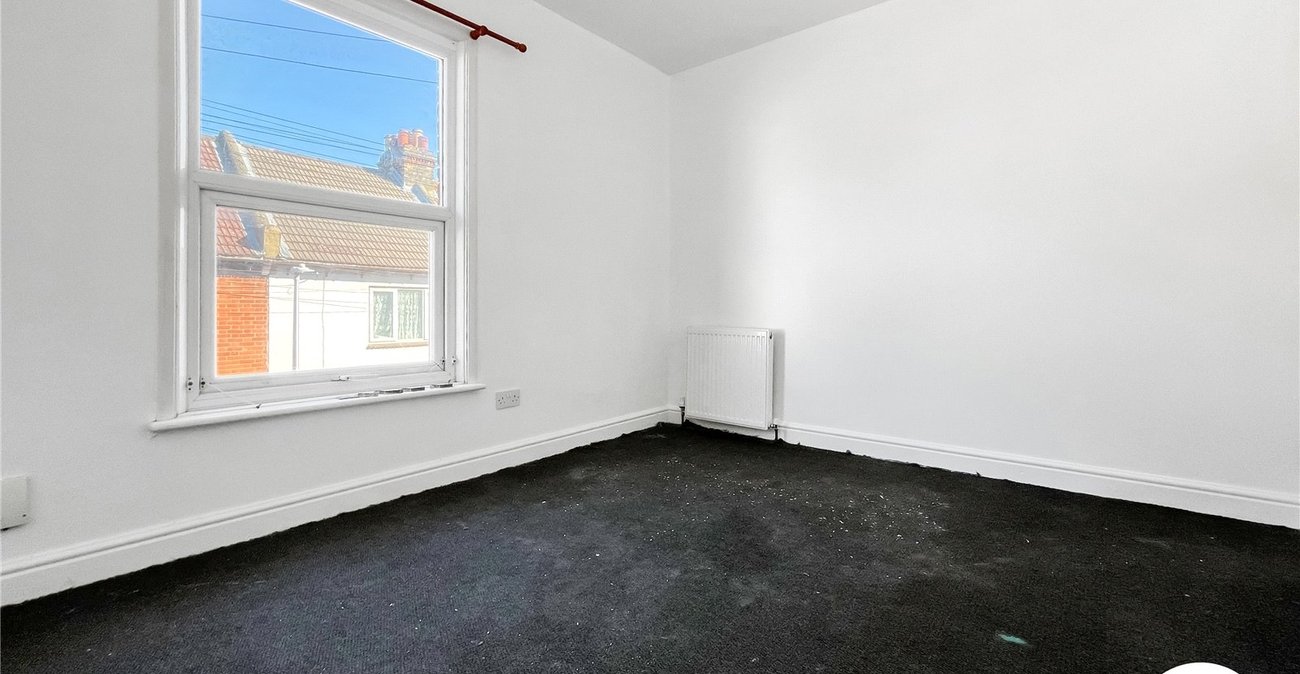 2 bedroom house to rent in Chatham | Robinson Michael & Jackson