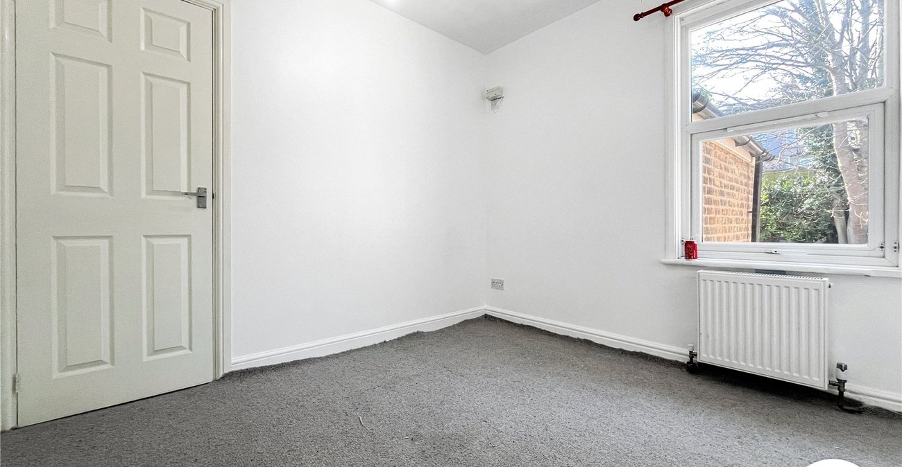 2 bedroom house to rent in Chatham | Robinson Michael & Jackson