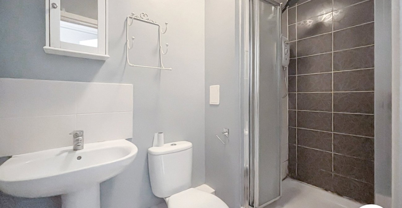 2 bedroom property to rent in Dartford | Robinson Jackson