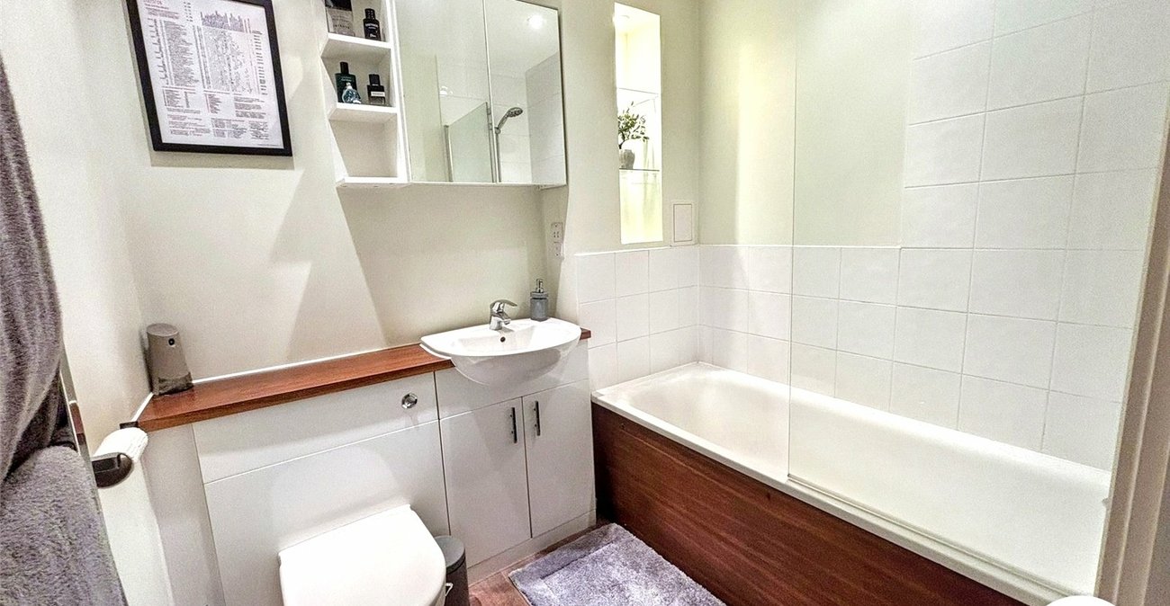 2 bedroom property to rent in Bexleyheath | Robinson Jackson