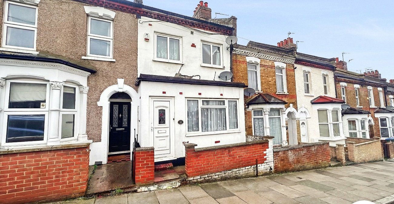 2 bedroom house to rent in London | 