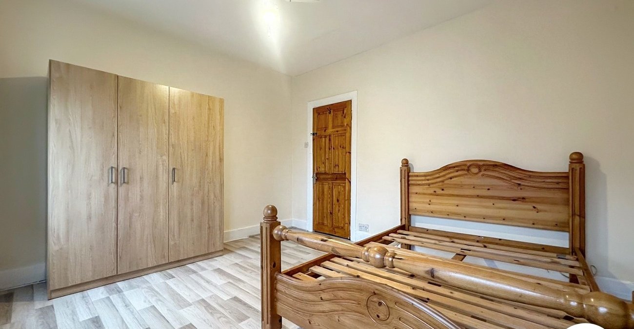 2 bedroom house to rent in London | 