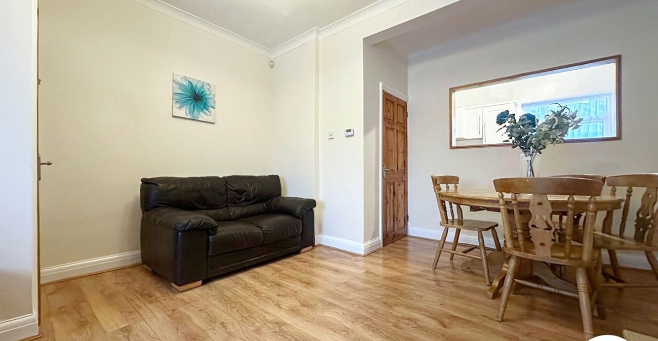 2 bedroom house to rent in London | 