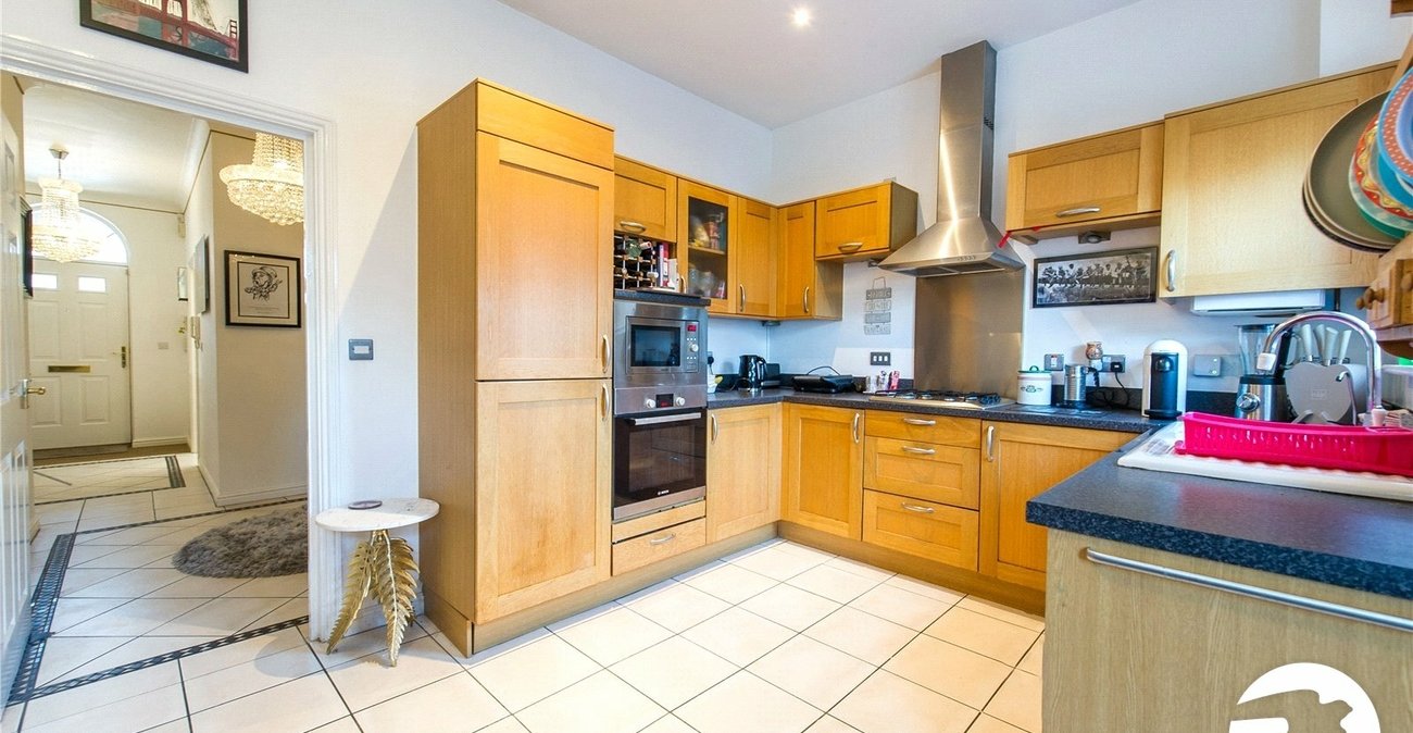 5 bedroom house to rent in Ingress Park | Robinson Michael & Jackson