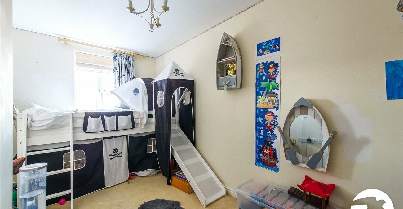 5 bedroom house to rent in Ingress Park | Robinson Michael & Jackson