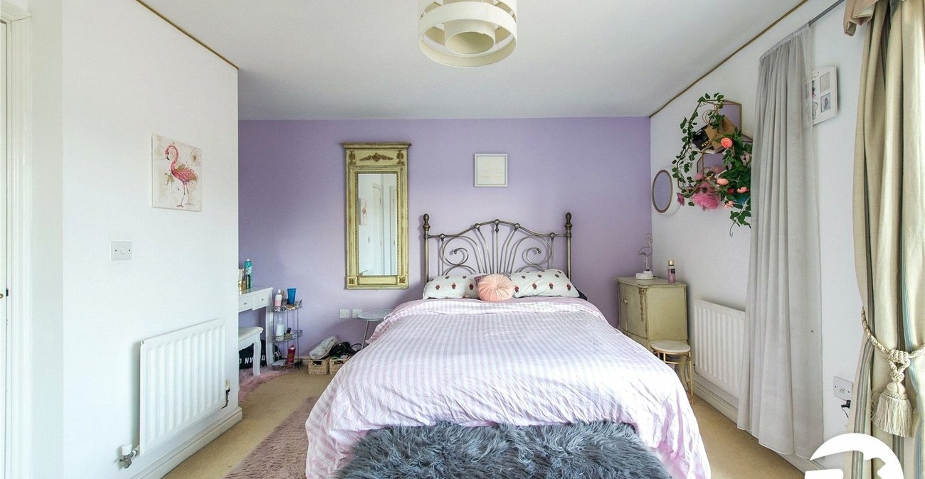 5 bedroom house to rent in Ingress Park | Robinson Michael & Jackson