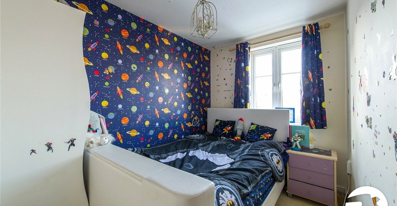 5 bedroom house to rent in Ingress Park | Robinson Michael & Jackson