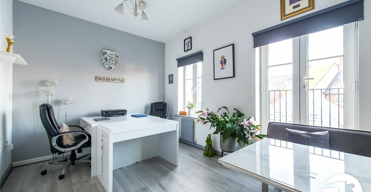 5 bedroom house to rent in Ingress Park | Robinson Michael & Jackson