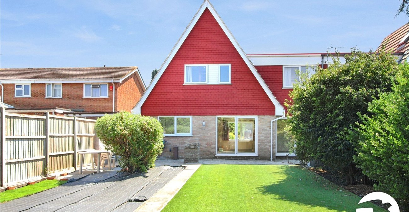 3 bedroom house to rent in Istead Rise | Robinson Michael & Jackson