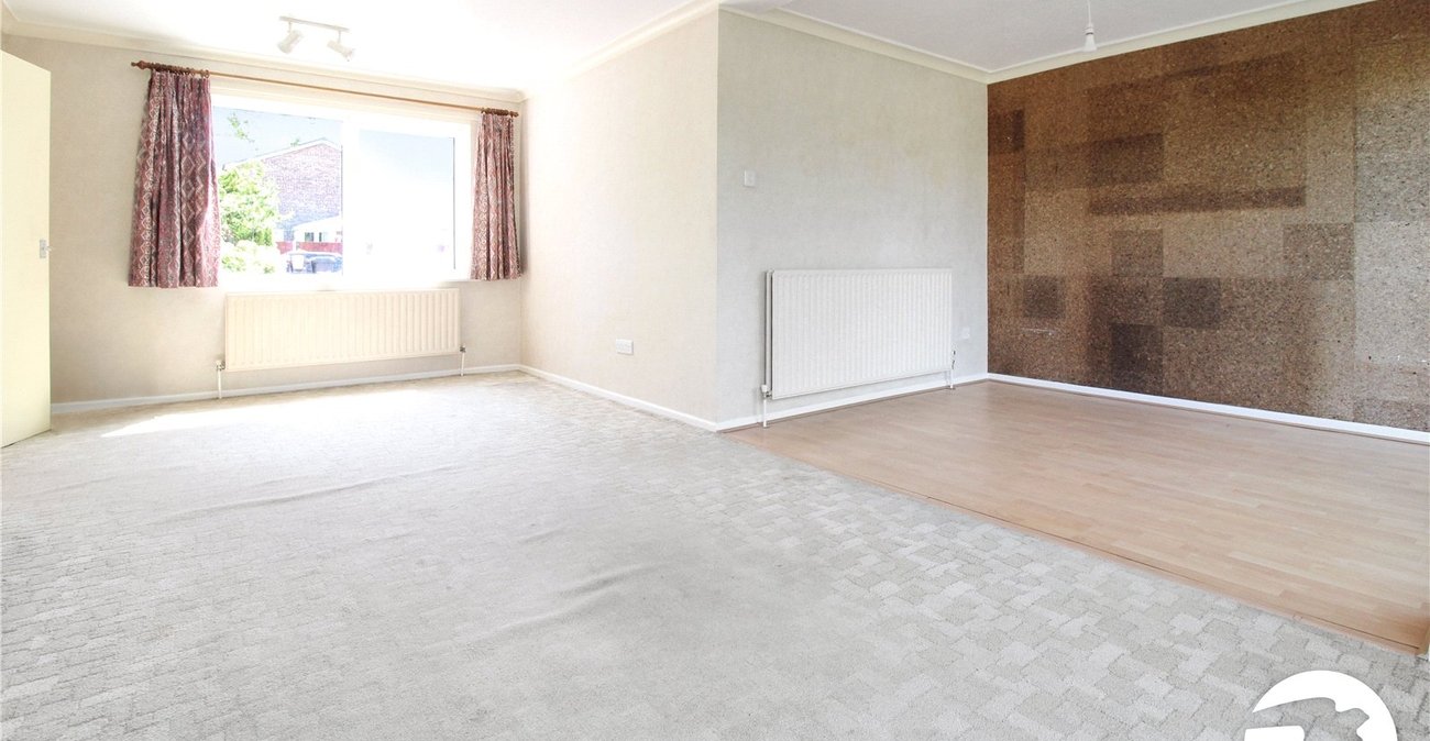 3 bedroom house to rent in Istead Rise | Robinson Michael & Jackson